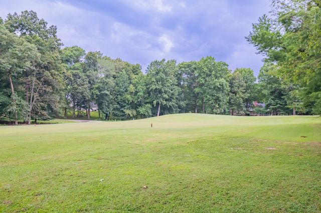 1915 Country Club Dr, Tullahoma, TN 37388