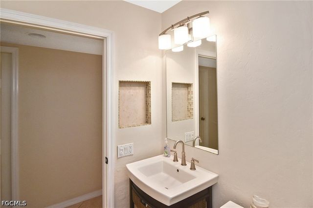 1773 Augusta DR, Fort Myers, FL 33907
