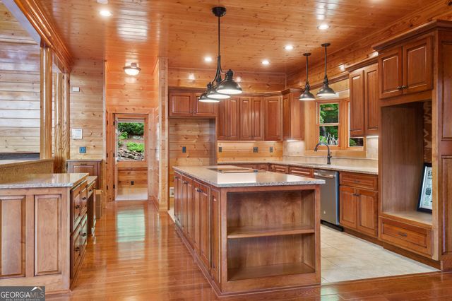 729 Huckleberry Way, Jasper, GA 30143