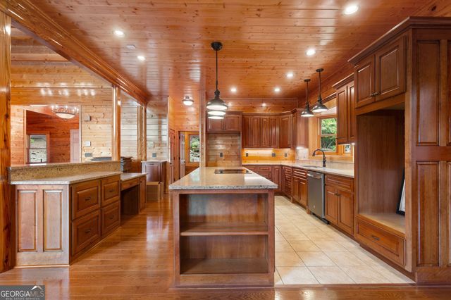 729 Huckleberry Way, Jasper, GA 30143