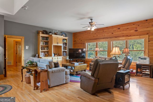 729 Huckleberry Way, Jasper, GA 30143