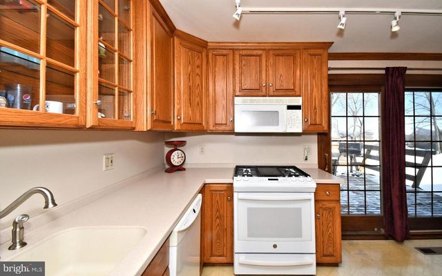 451 SILVER BROOK DR, Birdsboro, PA 19508