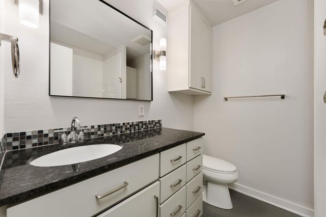 2200 Dickson DR 119, Austin, TX 78704