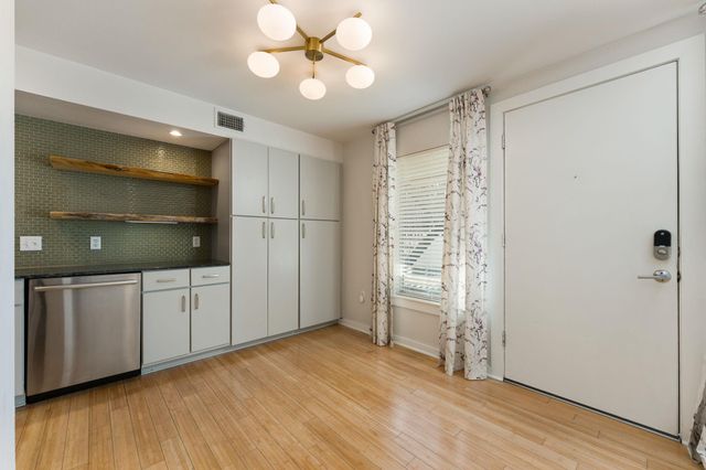 2200 Dickson DR 119, Austin, TX 78704