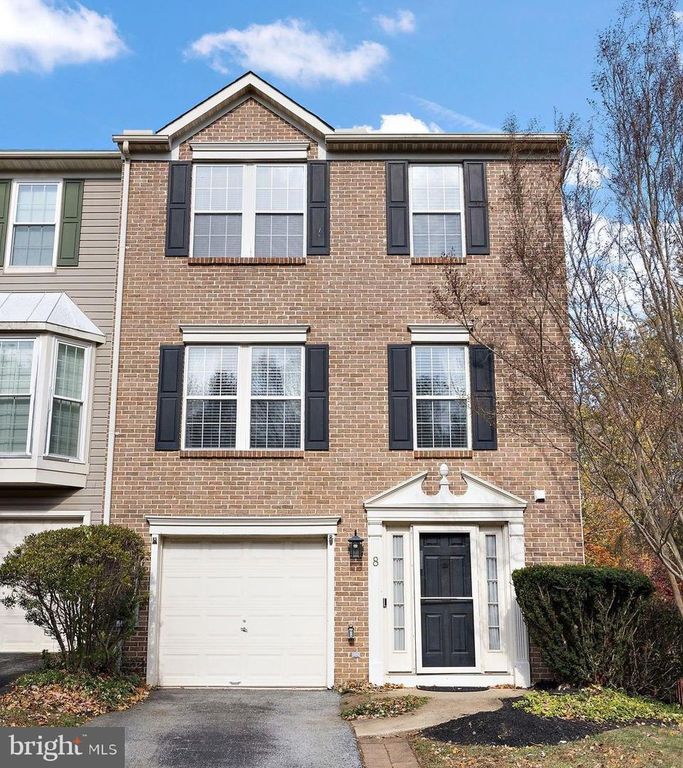 8 BARCLAY DR, Hockessin, DE 19707