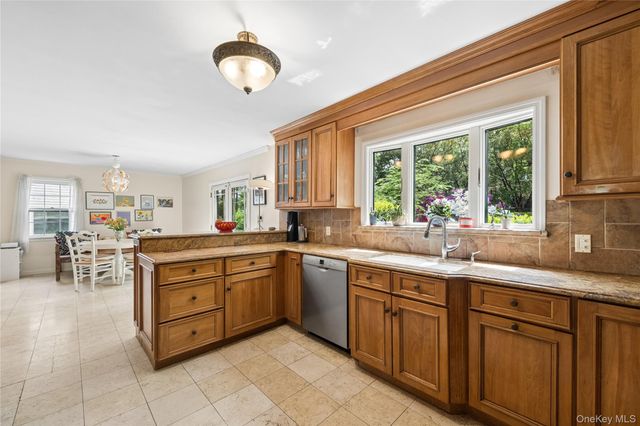 20 Springdale Road, Scarsdale, NY 10583