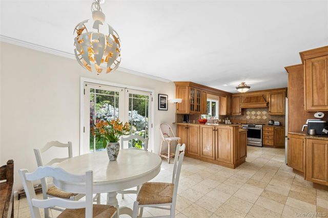 20 Springdale Road, Scarsdale, NY 10583