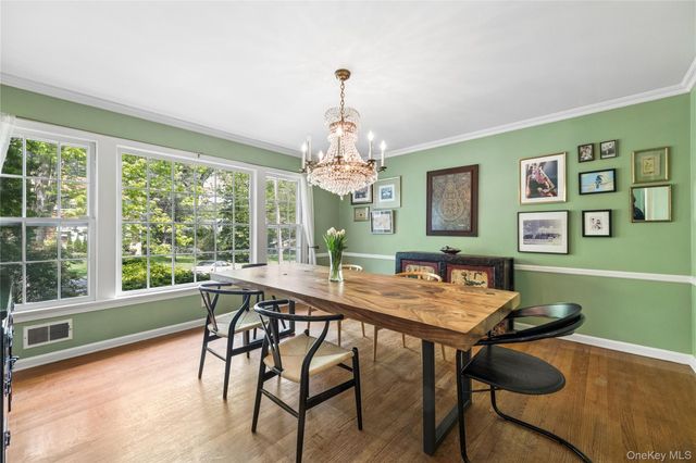 20 Springdale Road, Scarsdale, NY 10583
