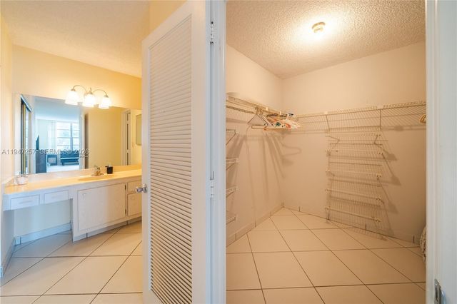 3800 S Ocean Dr 419, Hollywood, FL 33019