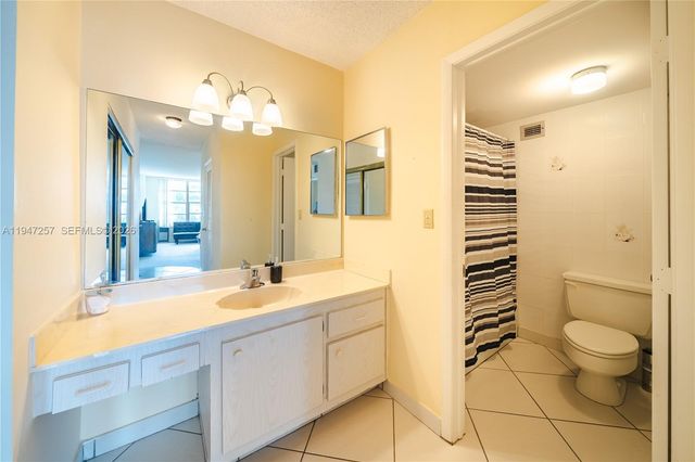 3800 S Ocean Dr 419, Hollywood, FL 33019