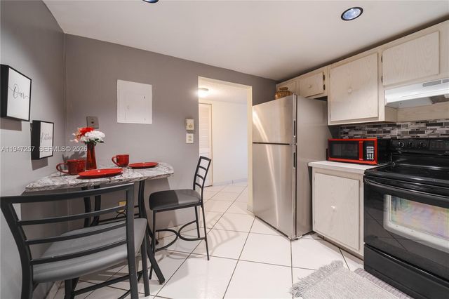 3800 S Ocean Dr 419, Hollywood, FL 33019