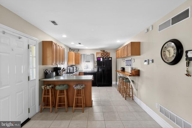 28 BEECHWOOD ST, Earleville, MD 21919