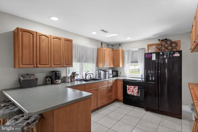 28 BEECHWOOD ST, Earleville, MD 21919