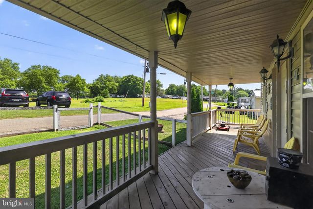 28 BEECHWOOD ST, Earleville, MD 21919