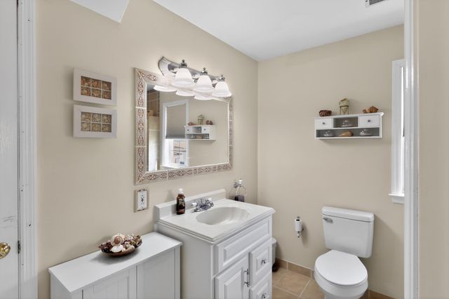 28 BEECHWOOD ST, Earleville, MD 21919