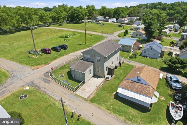 28 BEECHWOOD ST, Earleville, MD 21919