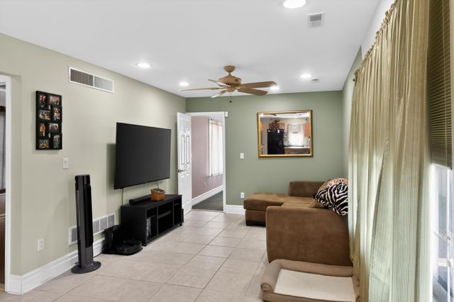 28 BEECHWOOD ST, Earleville, MD 21919