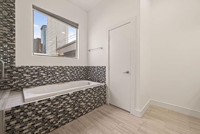 724 Ruthven Street, Houston, TX 77019