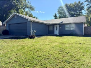 2607 Walker, Bentonville, AR 72712