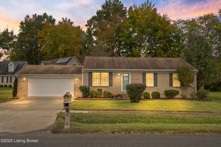 8412 Silver Fox Rd, Louisville, KY 40291