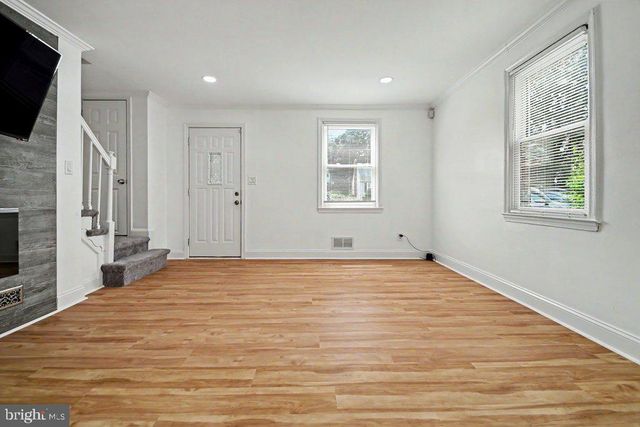 222 8TH AVE, Brooklyn Park, MD 21225