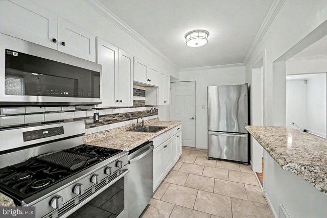 222 8TH AVE, Brooklyn Park, MD 21225