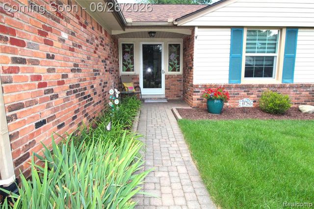 41784 Ladywood Drive, Northville, MI 48168