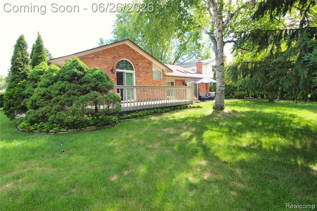 41784 Ladywood Drive, Northville, MI 48168