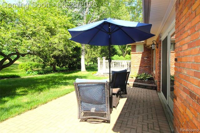 41784 Ladywood Drive, Northville, MI 48168