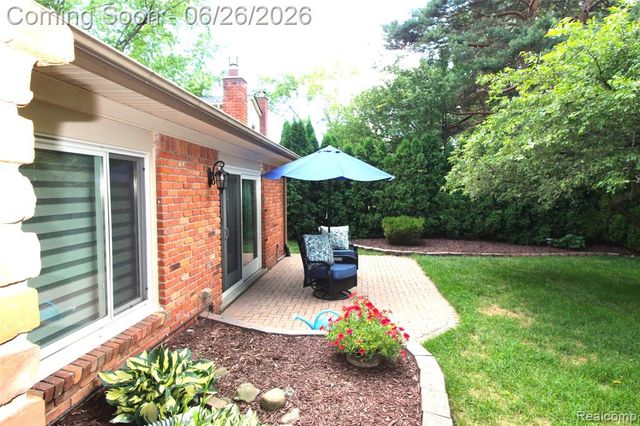41784 Ladywood Drive, Northville, MI 48168