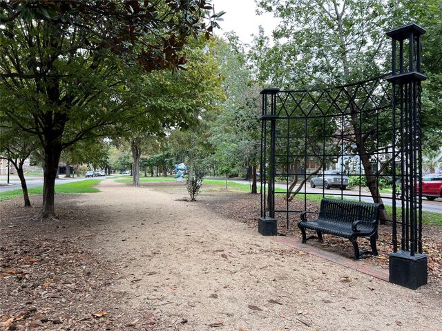 1603 Heights Boulevard 4, Houston, TX 77008