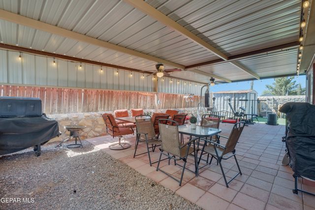 10300 Valle Suave Drive, Socorro, TX 79927
