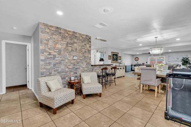 10300 Valle Suave Drive, Socorro, TX 79927