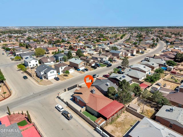 10300 Valle Suave Drive, Socorro, TX 79927