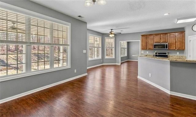 310 Persimmon Drive, Sharpsburg, GA 30277