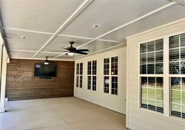 310 Persimmon Drive, Sharpsburg, GA 30277