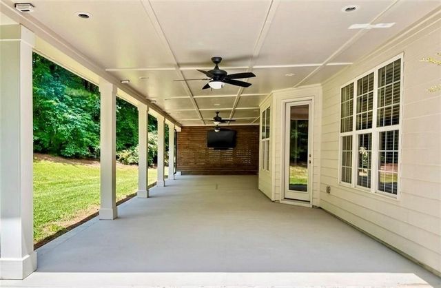 310 Persimmon Drive, Sharpsburg, GA 30277