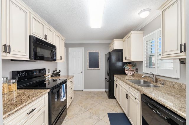 963 AVALON AVENUE, The Villages, FL 32159