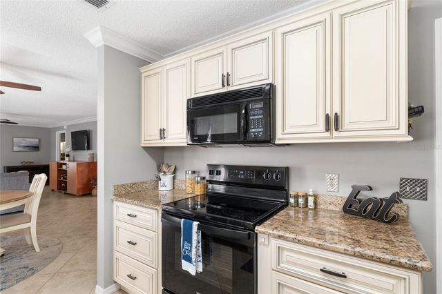 963 AVALON AVENUE, The Villages, FL 32159