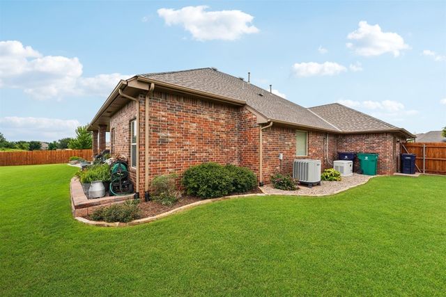13040 NW 1st Terrace, Yukon, OK 73099