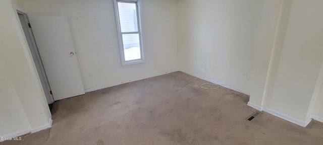 32 Walnut Street, Gloversville, NY 12078