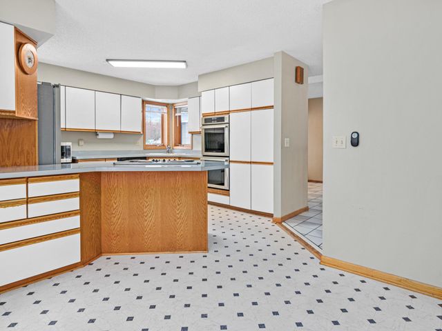 831 Windrow Drive, Little Canada, MN 55109