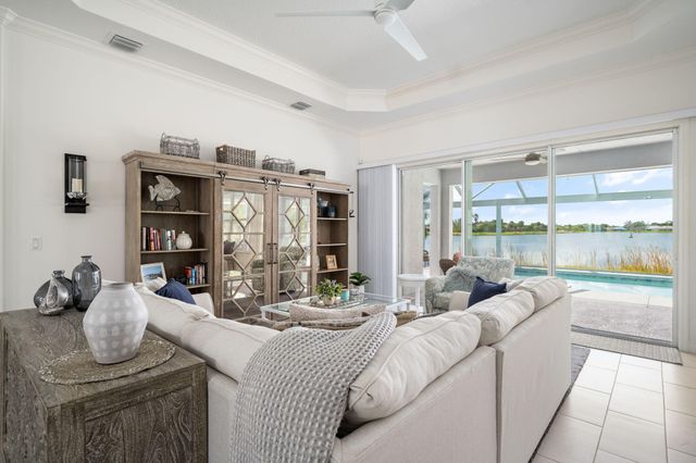 933 Yearling Trail, Sebastian, FL 32958