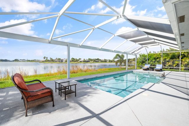 933 Yearling Trail, Sebastian, FL 32958