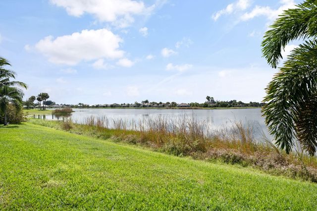 933 Yearling Trail, Sebastian, FL 32958