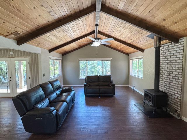 6425 Quartz Mine Rd, Mountain Ranch, CA 95246