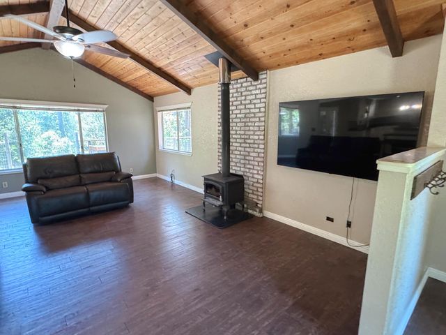 6425 Quartz Mine Rd, Mountain Ranch, CA 95246