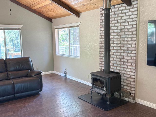 6425 Quartz Mine Rd, Mountain Ranch, CA 95246