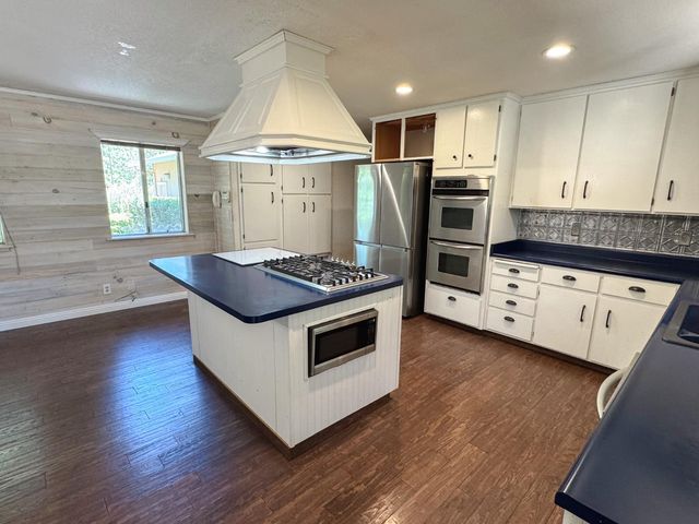 6425 Quartz Mine Rd, Mountain Ranch, CA 95246