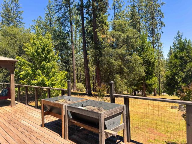 6425 Quartz Mine Rd, Mountain Ranch, CA 95246